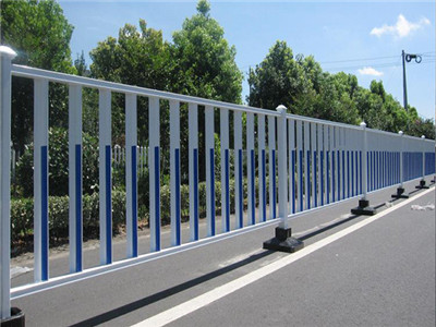 道路栅栏